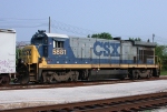 CSX 5881 in CSX yard by the AMT depot